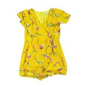 Woman’s Louna yellow floral wrap romper size XL